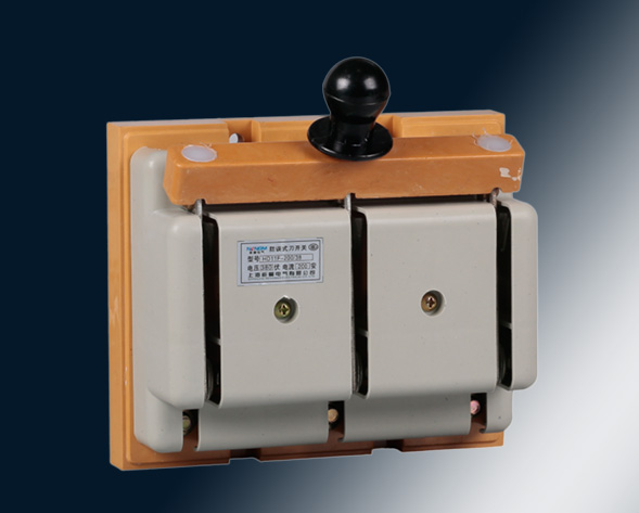 HD系列單投刀開(kāi)關(guān)、HS系列雙投刀開(kāi)關(guān)適用于交流50Hz、額定電壓400V、直流220V，額定電流至1500A的成套配電裝置中，用作手動(dòng)不頻繁接通與分?jǐn)嘟恢绷麟姟?>
											HD、HS開(kāi)啟式刀開(kāi)關(guān)</a>
										</div>
										 
										<div   id=